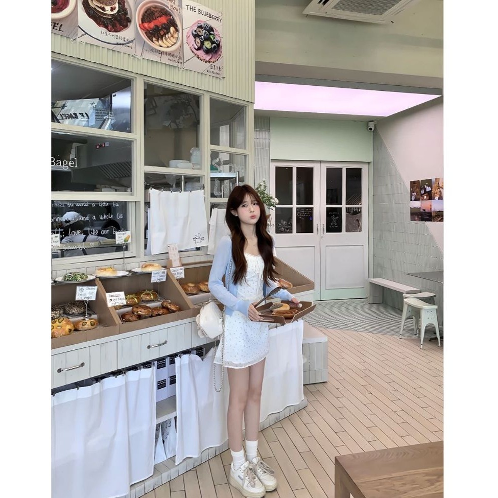bunny_stall 夏日裡的小仙女🩵縷空藍色罩衫+細緻蕾絲拼接碎花吊帶裙/S-L-細節圖4