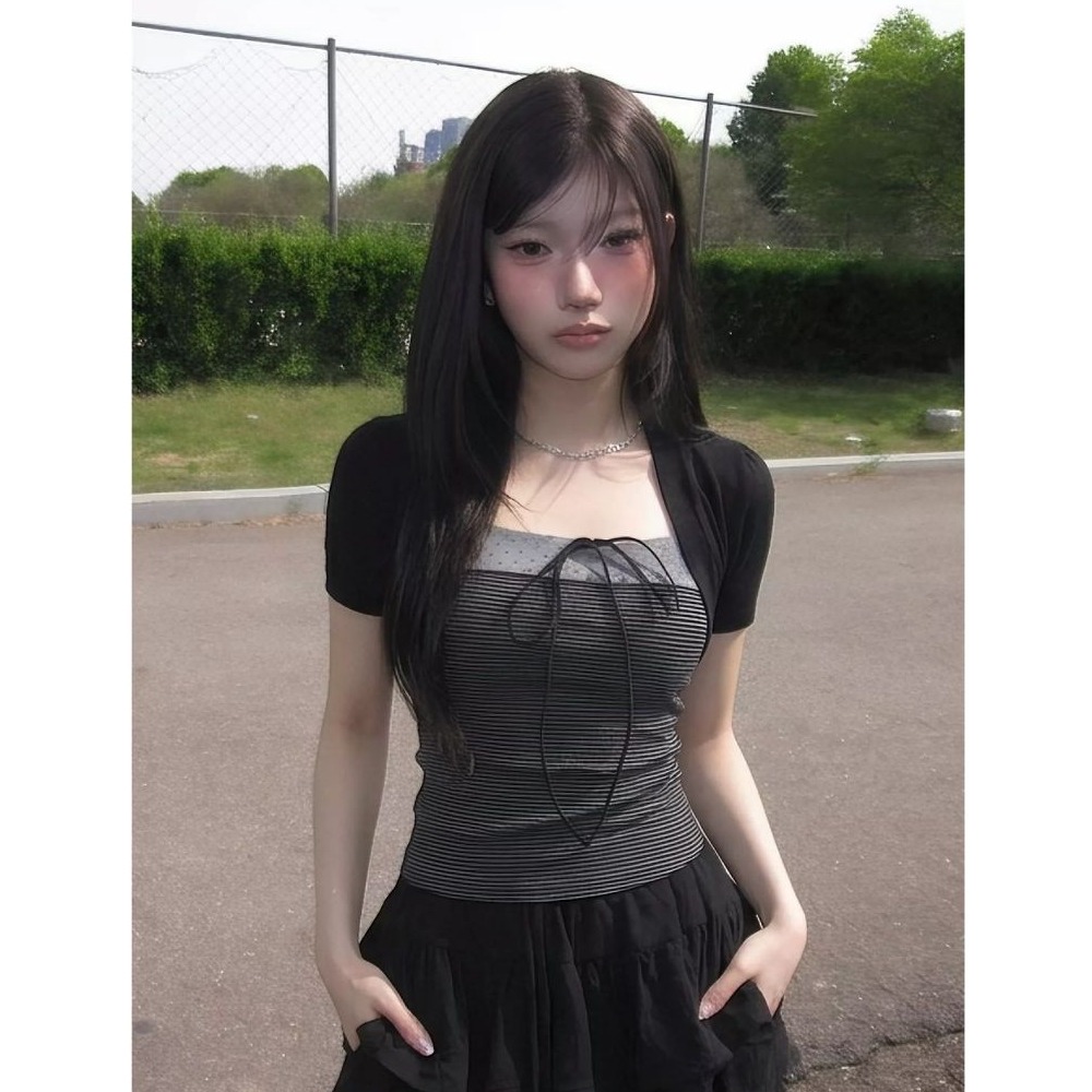 bunny_stall 🖤韓劇女主的點點拚接感蝴蝶結短袖上衣/S-L-細節圖2
