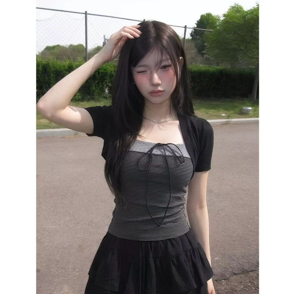 bunny_stall 🖤韓劇女主的點點拚接感蝴蝶結短袖上衣/S-L-細節圖3