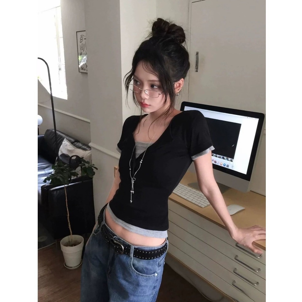 bunny_stall 🖤簡約有型的撞色拼接假兩件式短袖上衣/S-L-細節圖2