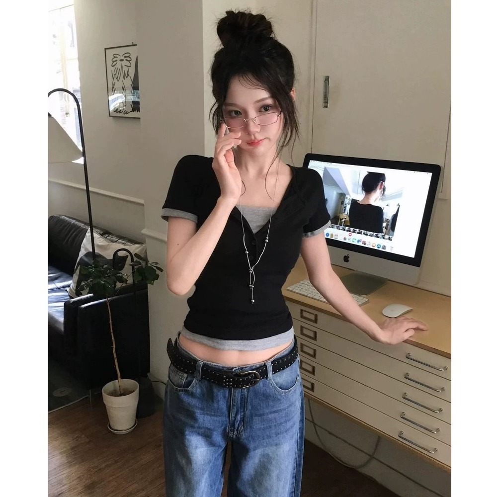 bunny_stall 🖤簡約有型的撞色拼接假兩件式短袖上衣/S-L-細節圖3