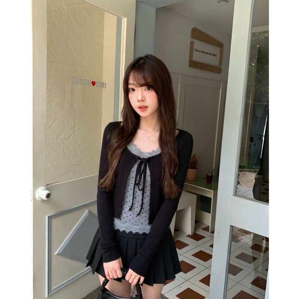bunny_stall 秋日步調🖤甜美蕾絲拼接點點假兩件式上衣+黑色百褶裙/S-L-細節圖3