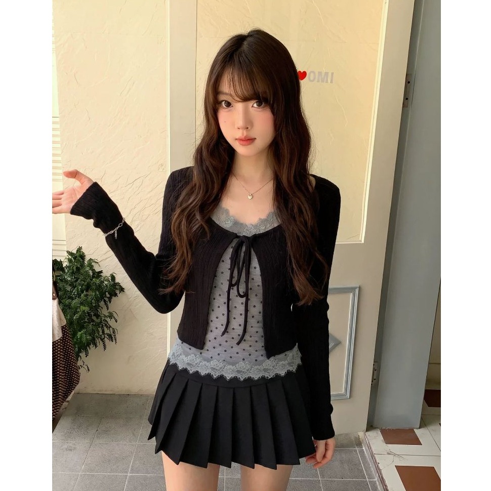 bunny_stall 秋日步調🖤甜美蕾絲拼接點點假兩件式上衣+黑色百褶裙/S-L-細節圖5