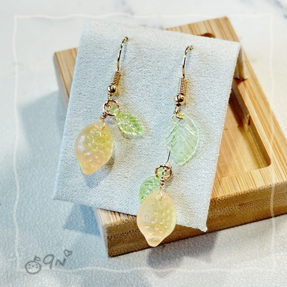 《9n手作》酸酸檸檬透明不對稱串珠耳環-細節圖3