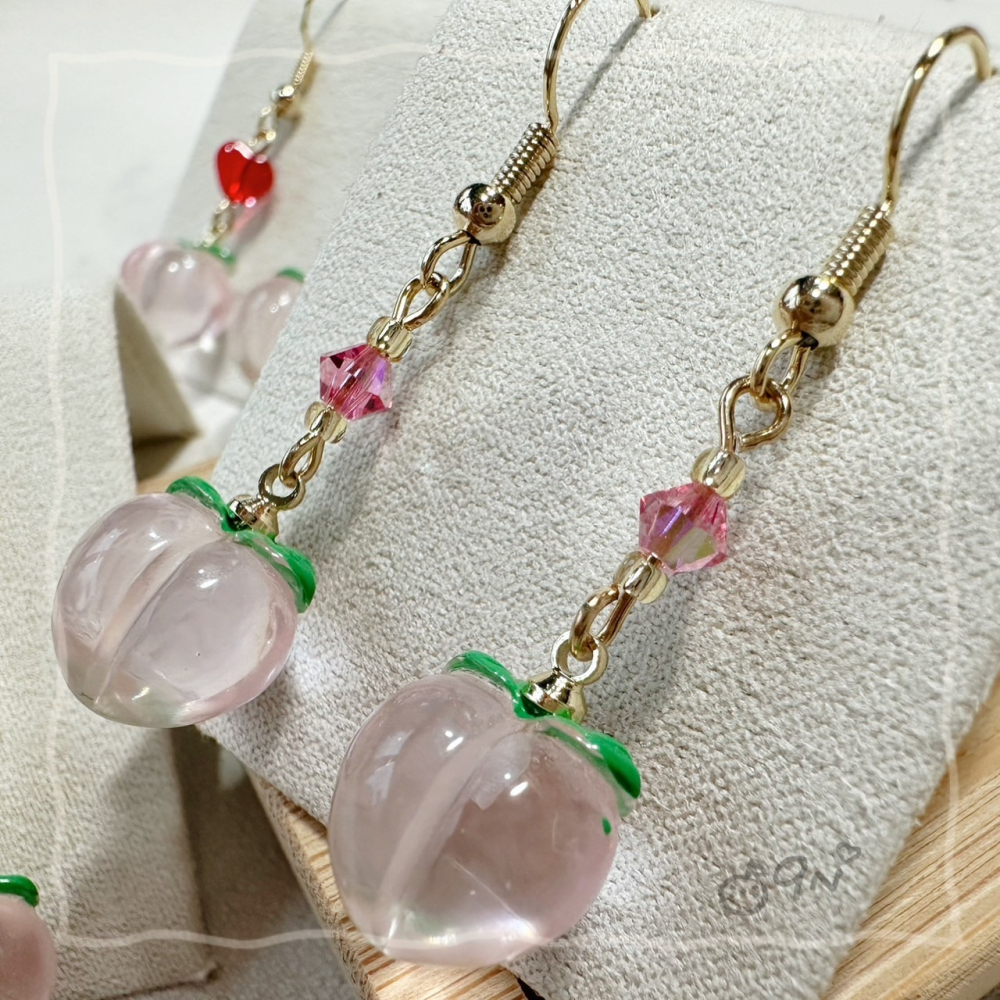 《9n手作》透明水蜜桃耳環 珍珠/桃心-細節圖4