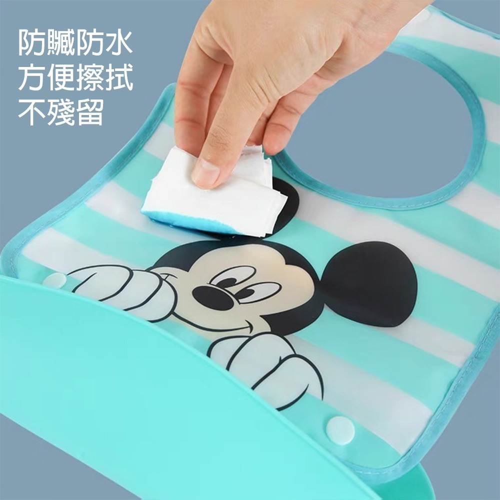 迪士尼吃飯圍兜 台灣現貨 獨立包裝 正版平輸 迪士尼圍兜 可拆式 防水吃飯兜 立體凹槽圍兜 扣子圍兜 便攜式圍兜-細節圖3