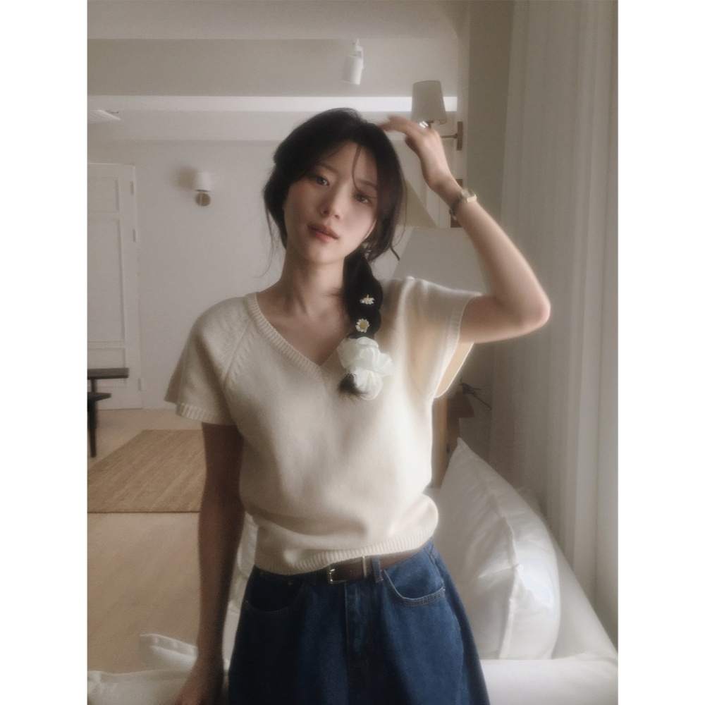 🍂 正韓製-3kg柔軟修身短袖上衣 knit （ slowand 自訂款 ） 針織 毛衣 換季 V領尺寸：Free,平-細節圖2