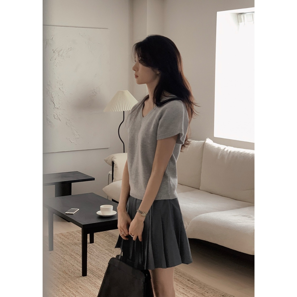 🍂 正韓製-3kg柔軟修身短袖上衣 knit （ slowand 自訂款 ） 針織 毛衣 換季 V領尺寸：Free,平-細節圖6