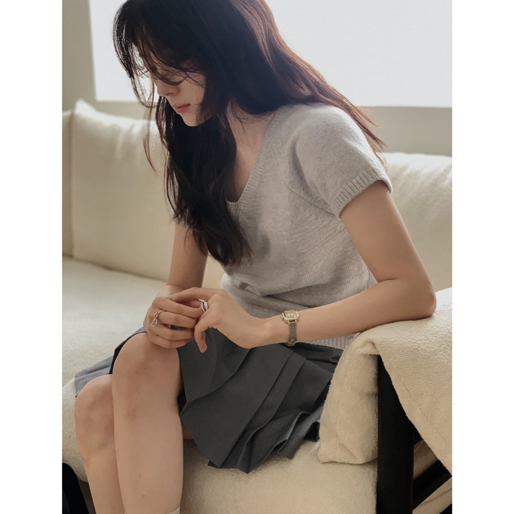 🍂 正韓製-3kg柔軟修身短袖上衣 knit （ slowand 自訂款 ） 針織 毛衣 換季 V領尺寸：Free,平-細節圖10