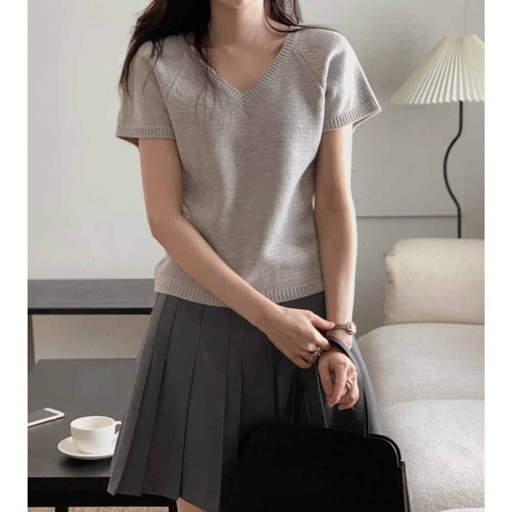 🍂 正韓製-3kg柔軟修身短袖上衣 knit （ slowand 自訂款 ） 針織 毛衣 換季 V領尺寸：Free,平-細節圖11