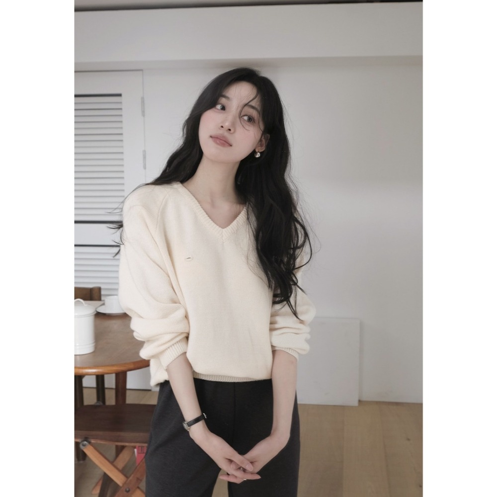 正韓製柔軟親膚標誌V領針織上衣 knit ( slowand 自訂款 ) 長袖 毛衣-細節圖4