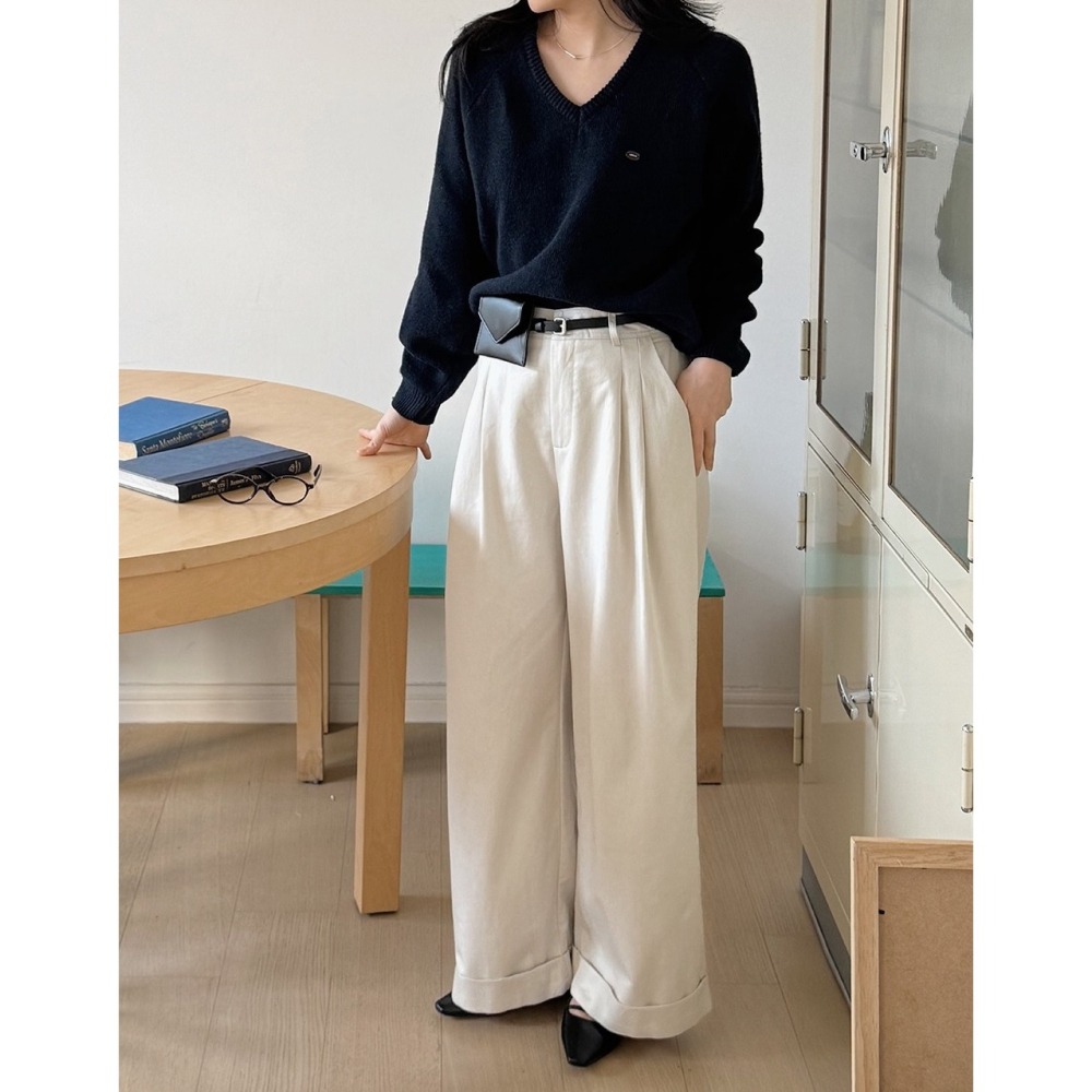 正韓製柔軟親膚標誌V領針織上衣 knit ( slowand 自訂款 ) 長袖 毛衣-細節圖5