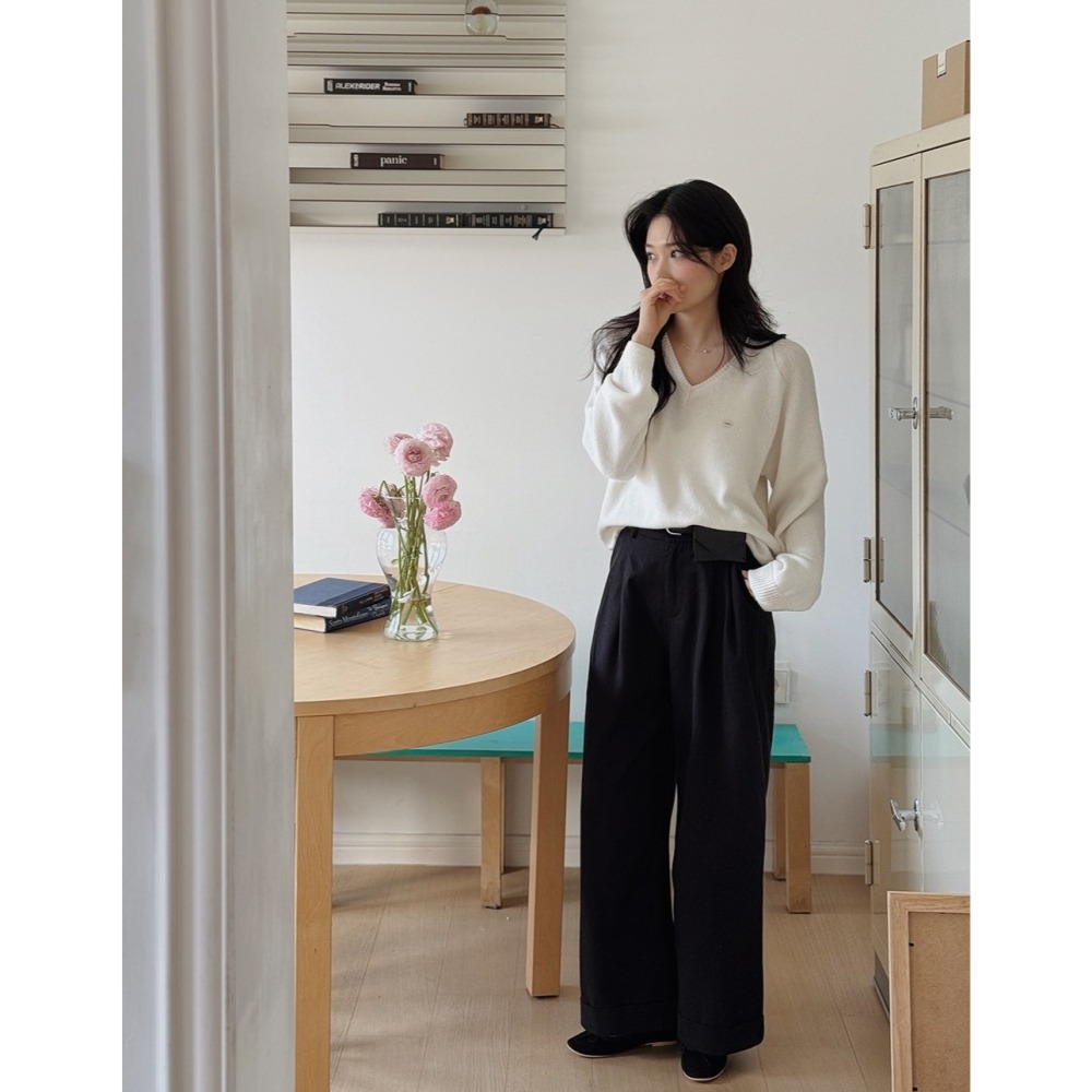 正韓製柔軟親膚標誌V領針織上衣 knit ( slowand 自訂款 ) 長袖 毛衣-細節圖6