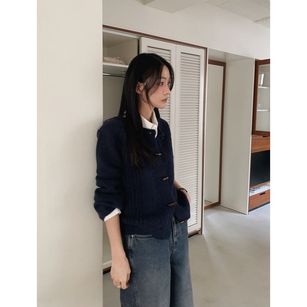 無羊毛 不刺膚🌙 細緻獨特牛角扣針織外套 cardigan 2色 모이아 잔잔유니크 토글가디건-細節圖3