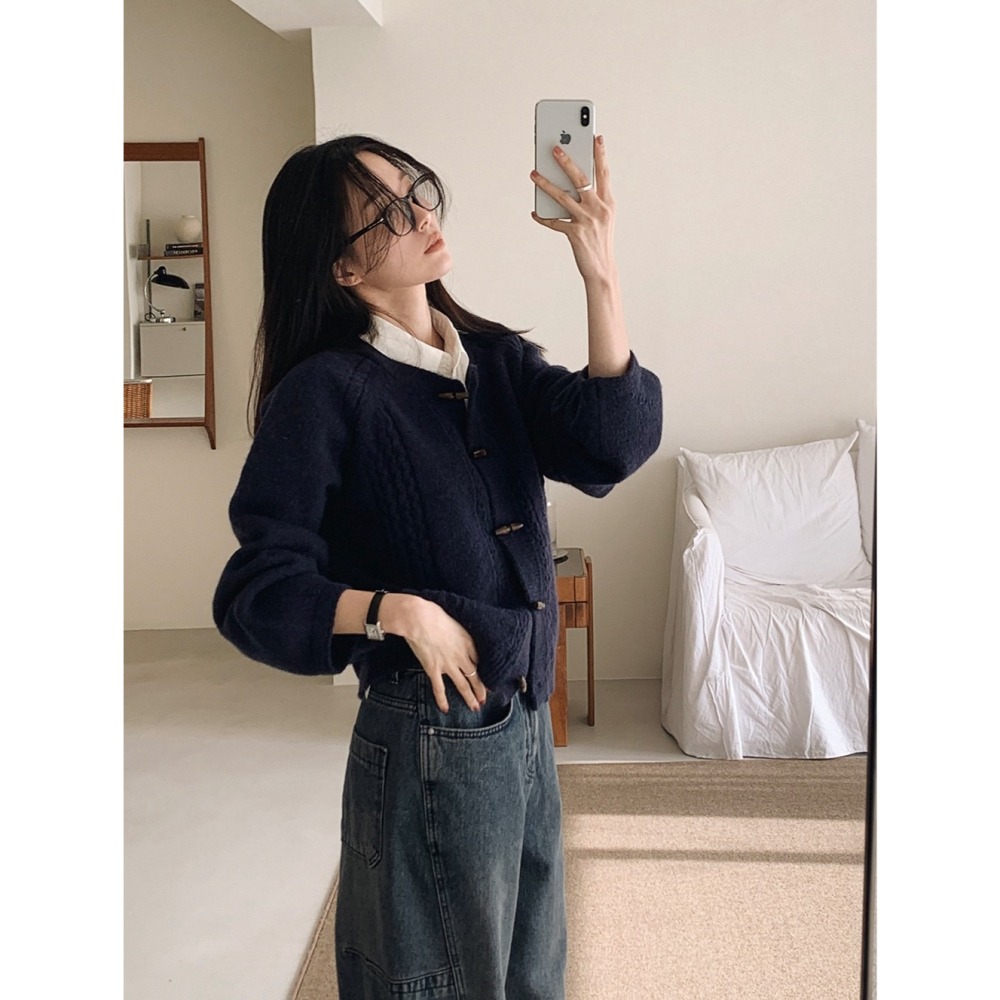 無羊毛 不刺膚🌙 細緻獨特牛角扣針織外套 cardigan 2色 모이아 잔잔유니크 토글가디건-細節圖6