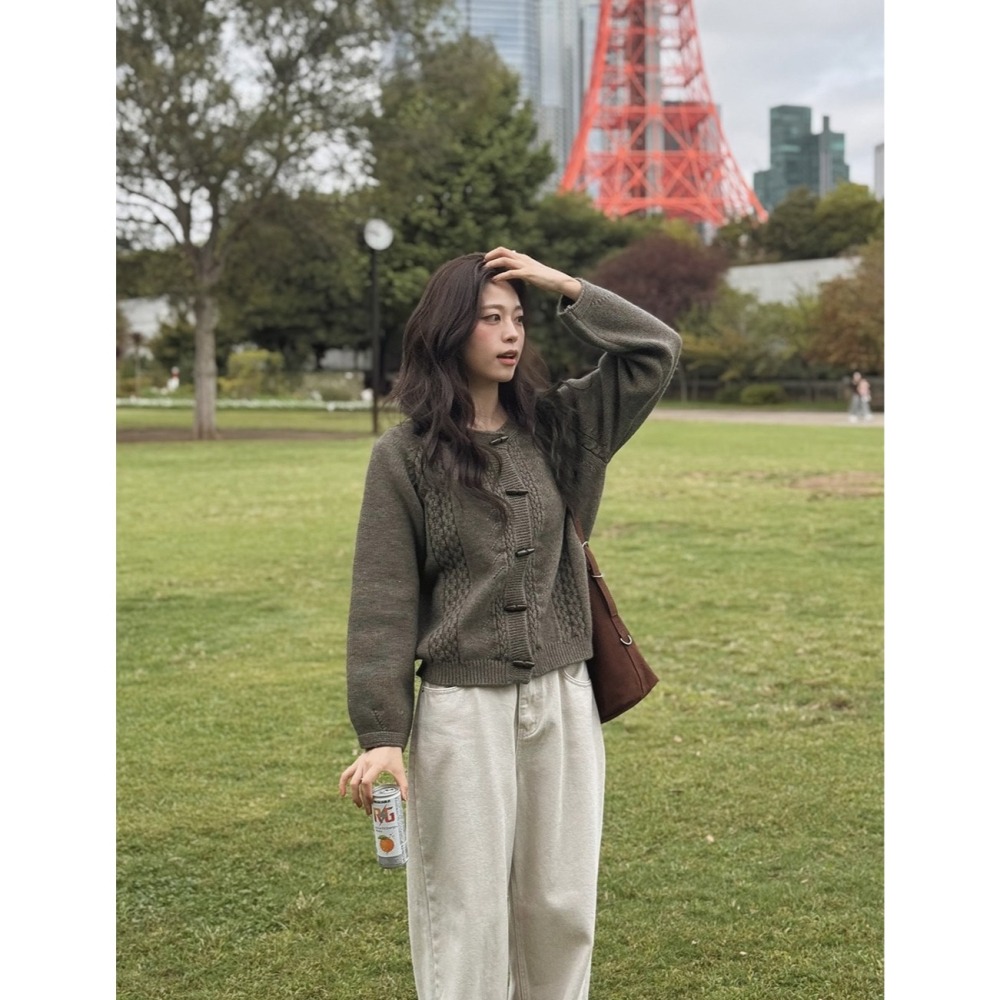 無羊毛 不刺膚🌙 細緻獨特牛角扣針織外套 cardigan 2色 모이아 잔잔유니크 토글가디건-細節圖8