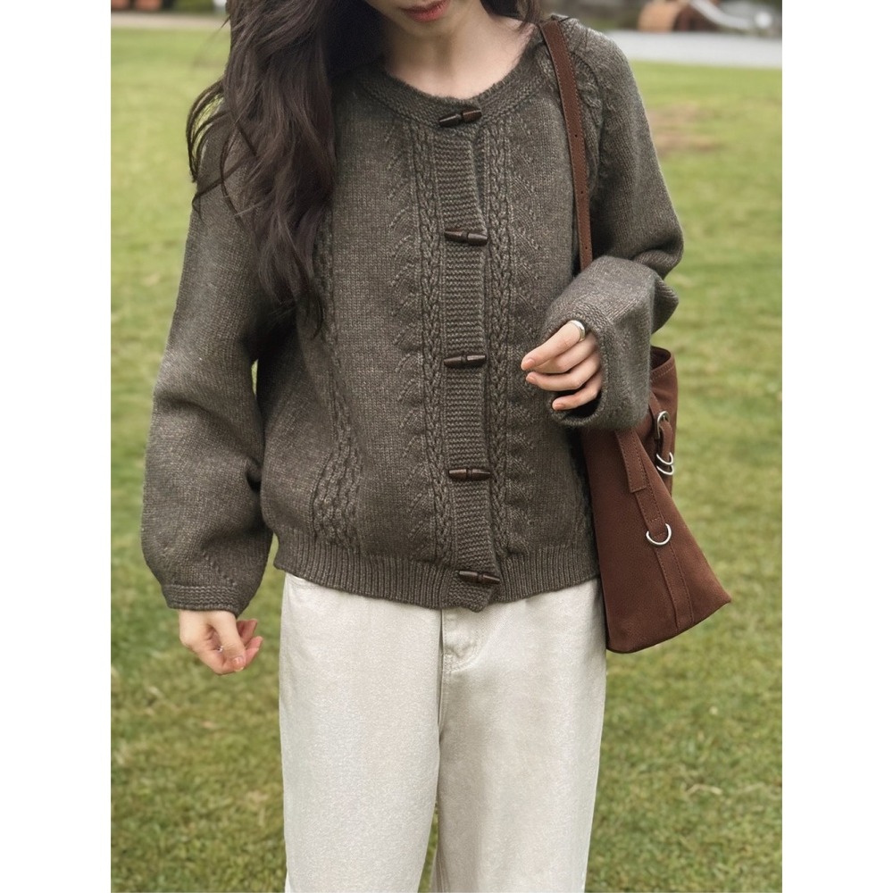 無羊毛 不刺膚🌙 細緻獨特牛角扣針織外套 cardigan 2色 모이아 잔잔유니크 토글가디건-細節圖9