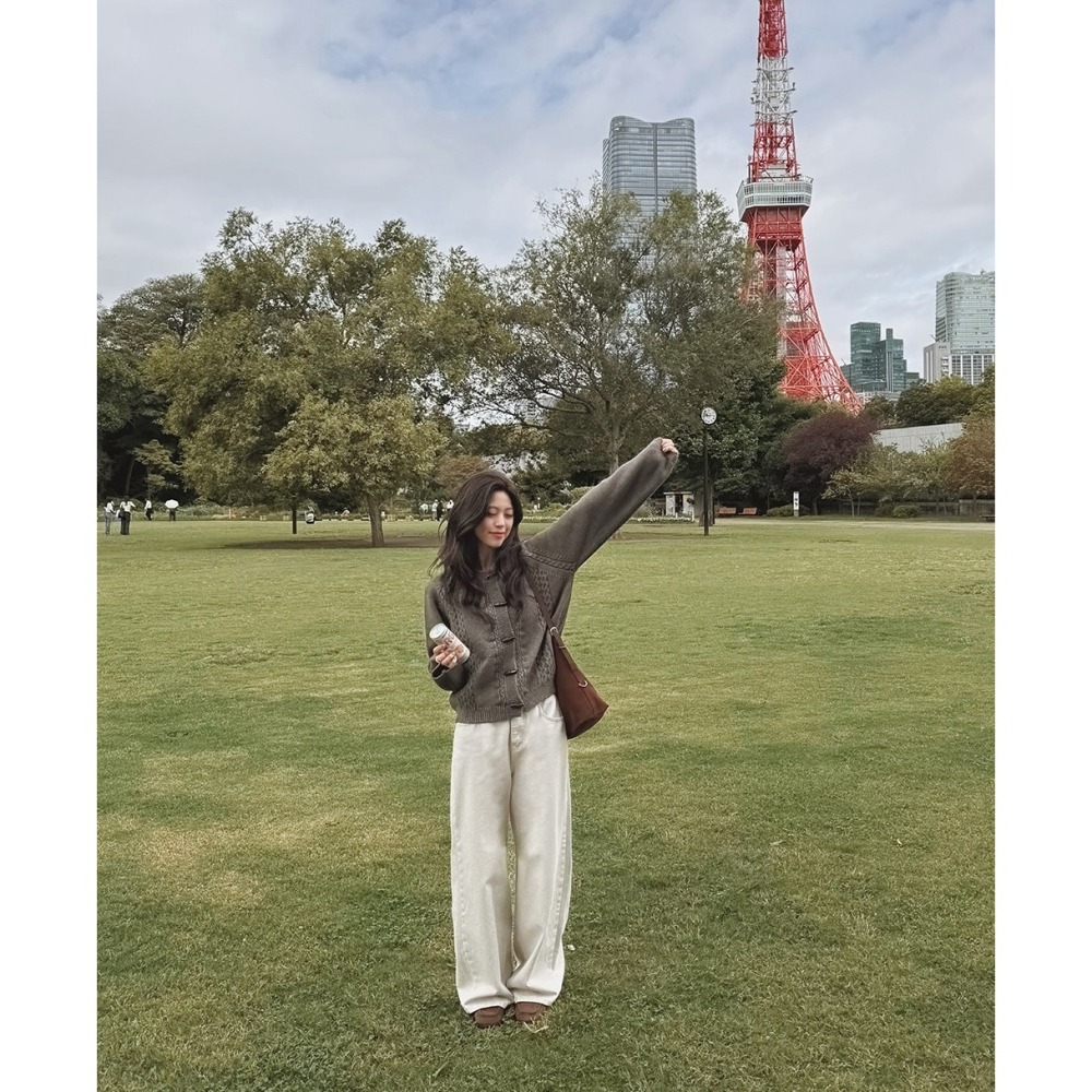 無羊毛 不刺膚🌙 細緻獨特牛角扣針織外套 cardigan 2色 모이아 잔잔유니크 토글가디건-細節圖11