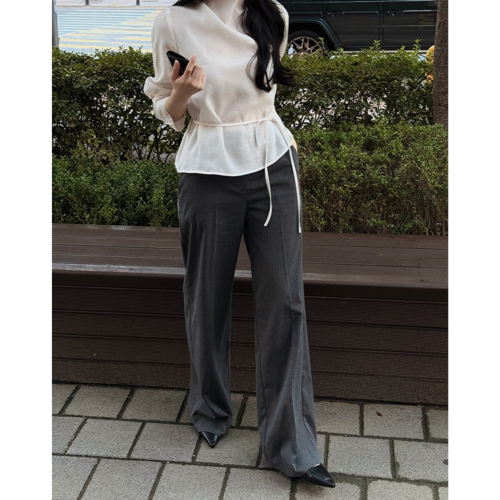 正韓製修身遮肉細條紋後鬆緊西裝褲 slowand 핀스트라이프 커버핏 반밴딩 슬랙스-細節圖2