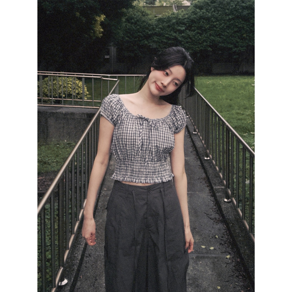 抓皺縮口細節短袖襯衫 blouse / slowand 디온 스모크디테일 블라우스-細節圖10