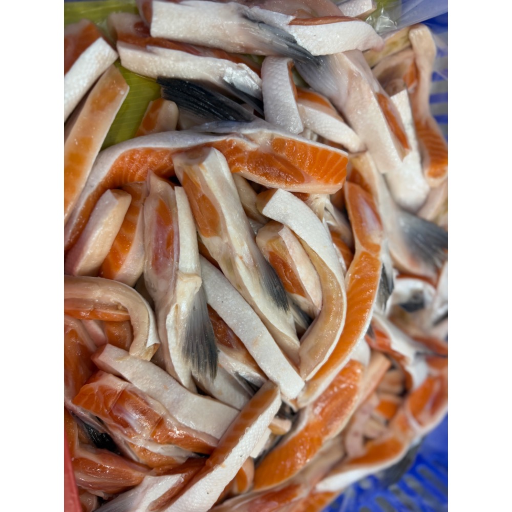 999元免運「鱻匠水產批發工廠」挪威鮭魚肚條300克/真空包 關鍵字 鮭魚生魚片 鹽烤 紅燒鮭魚肚 貓狗零食罐頭糧食飼料-細節圖2