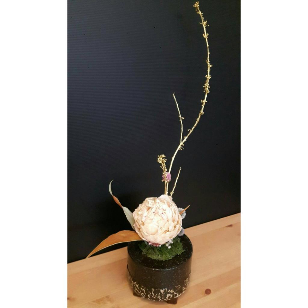 【娟兒藝品】黑、白圓柱造型陶瓷花器✔物品槽✔展示✔藝術品-細節圖2