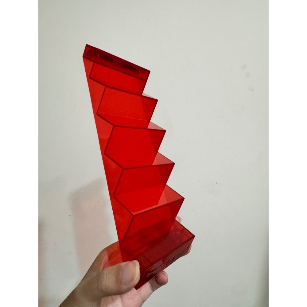 紅色大樓梯