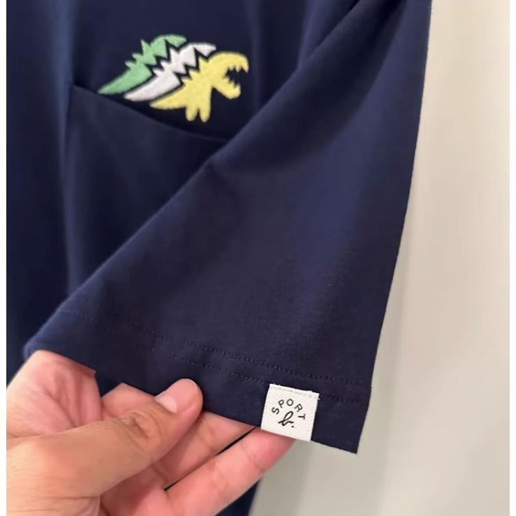 新品 日本 ag.b 小b 日本b 經典 恐龍 刺繡 口袋  男款 黑色/白色/綠色 T恤 純棉 短袖-細節圖5