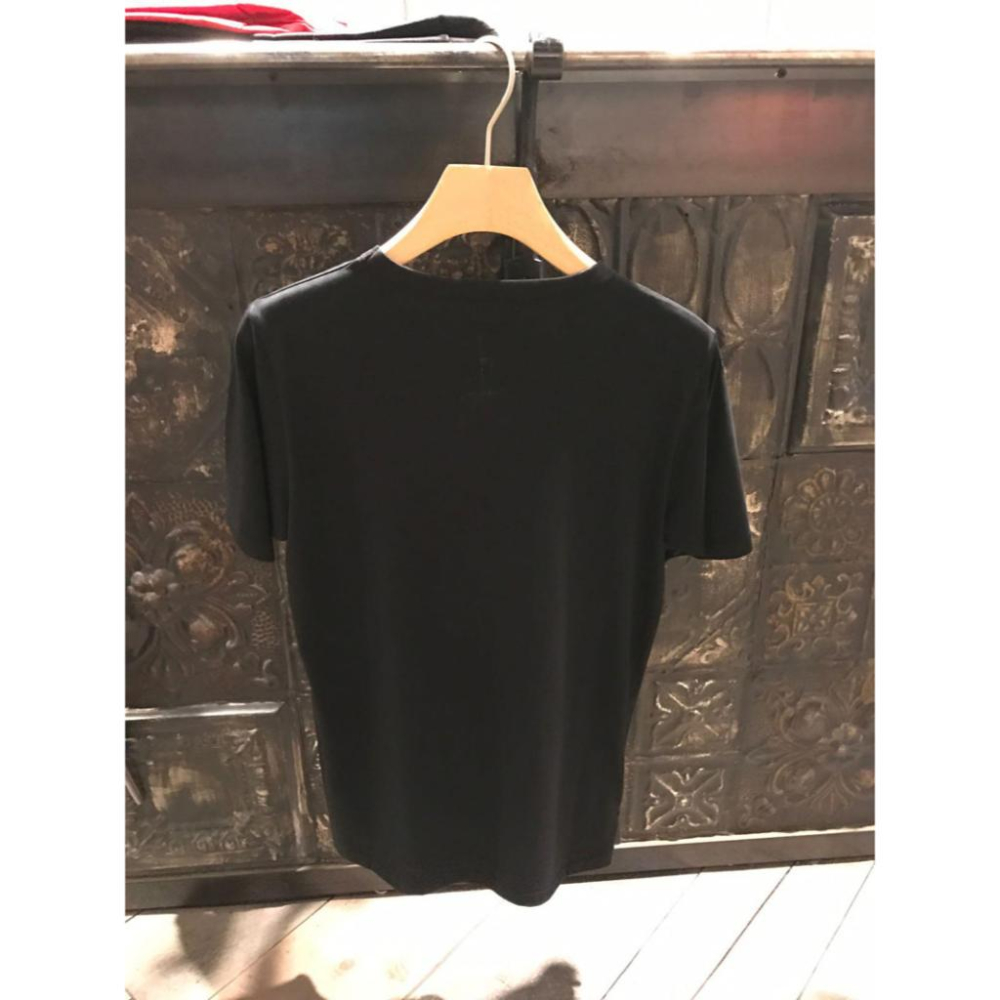 新款! 👫情侶推薦 日本 ag.b 小b 日本b 經典款 草寫字母 男款 女款 情侶款 黑色 燙金 純棉短袖 短袖 T恤-細節圖2