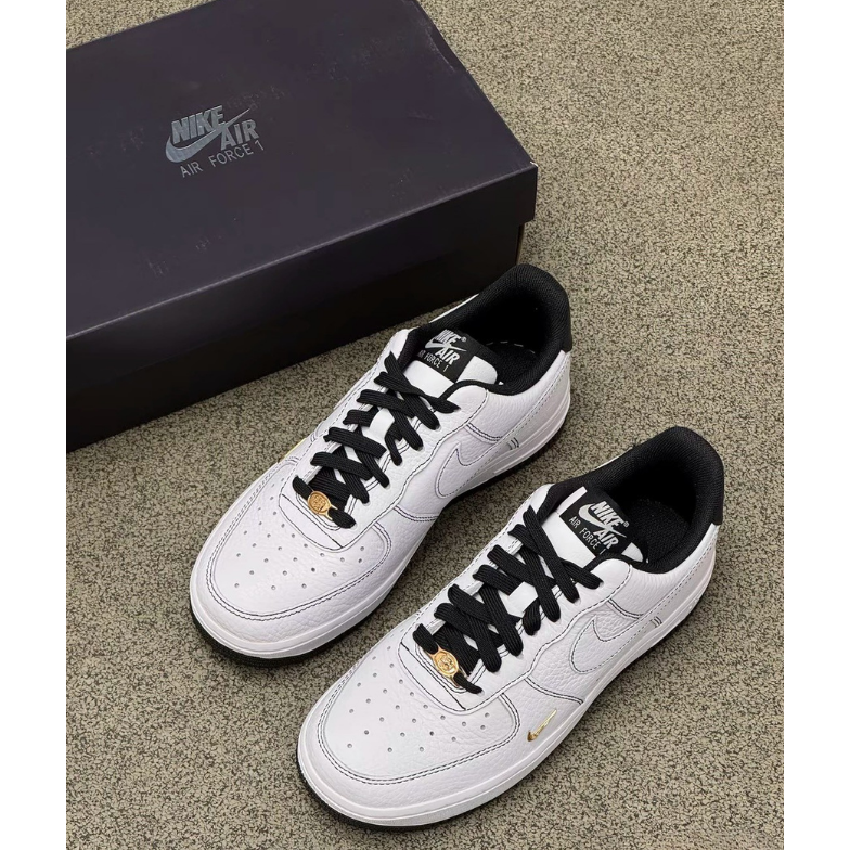 【現貨+預購】NIKE Air force 1白黑小金勾反車線 IB6543-101-細節圖4