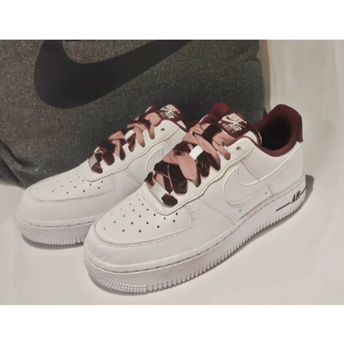 【限量新品】Nike Air Force 1 Vintage 酒紅緞帶 女款 HV4403-600-細節圖3