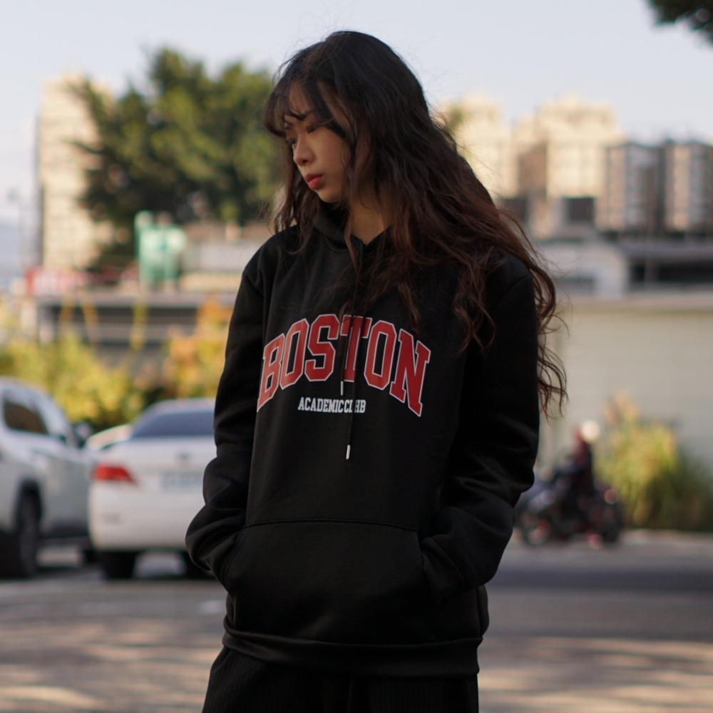 BOSTON 美式字母印花帽T 寬鬆長袖上衣 男女均可 百搭設計 秋冬休閒穿搭-細節圖2