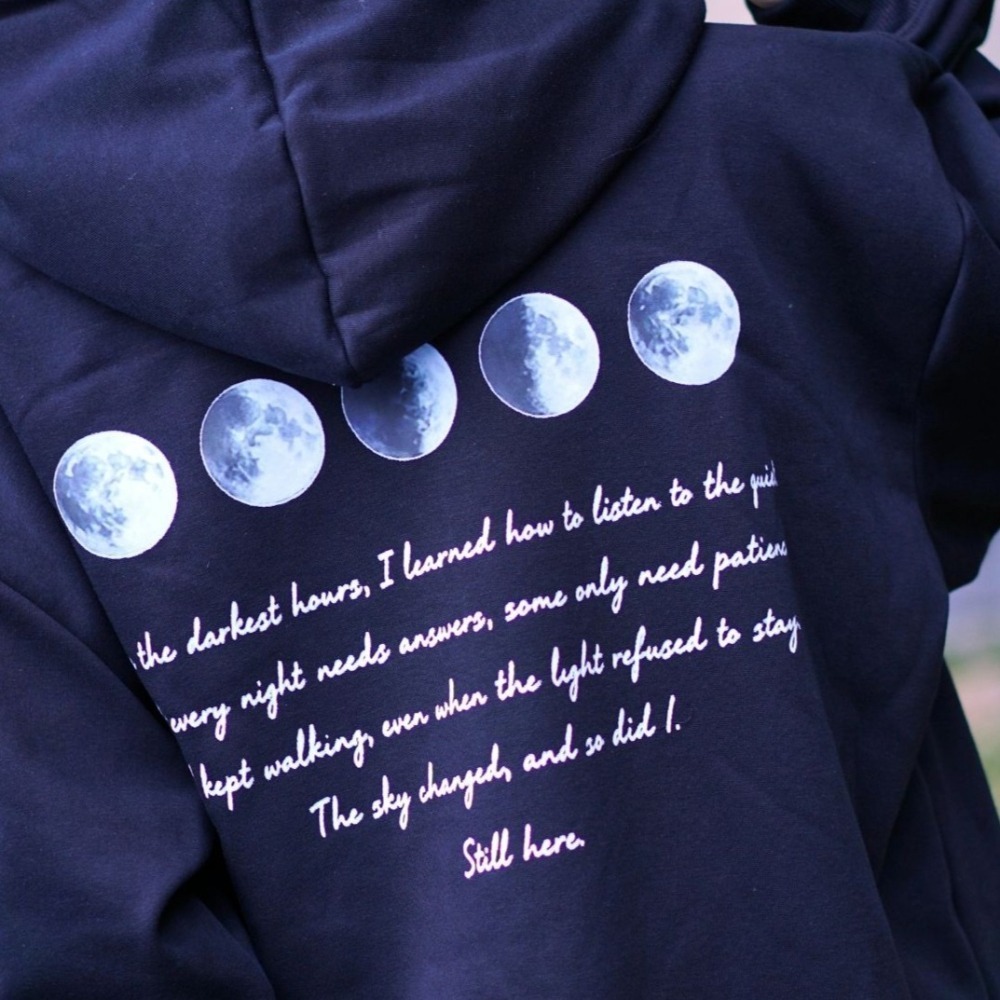 【CHAOZONE】月亮圖像｜銀狐絨帽T 寬鬆落肩 厚磅柔軟材質 長袖上衣 衛衣 內刷毛 大LOGO 刷毛帽T-細節圖5