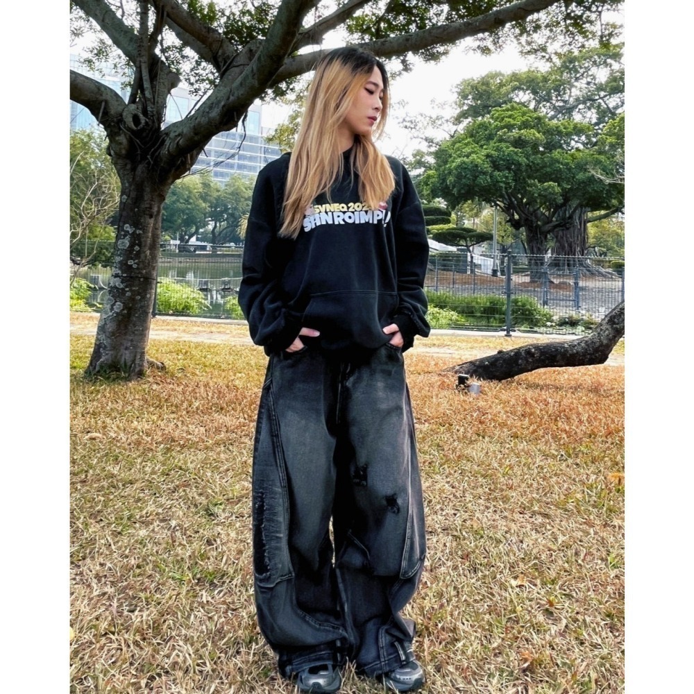 【CHAOZONE】破壞彎刀褲 丹寧直筒褲 寬版牛仔褲 牛仔長褲 牛仔寬褲 直筒褲 寬版長褲 闊腿寬褲-細節圖3