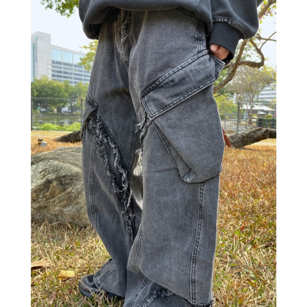 【CHAOZONE】現貨 炸裂新品24hr出貨 立體解構裂線彎刀褲-細節圖3