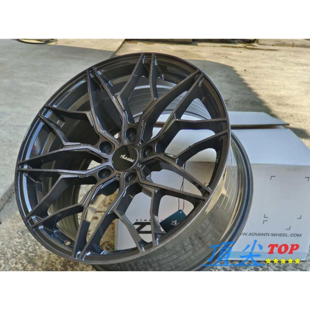 【頂尖】全新 雅泛迪鋁圈 MAT26 19吋旋壓鋁圈 BMW車系專用 8.5J+9.5J 類M4樣式 深鐵灰底+黑金油面-細節圖4