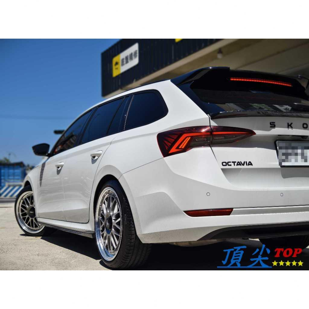 【頂尖】全新 RSM鋁圈 RF01+ 19吋 5X112 8.5J ET43 鈦色+銀深唇 Octavia鋁圈實車照-細節圖3