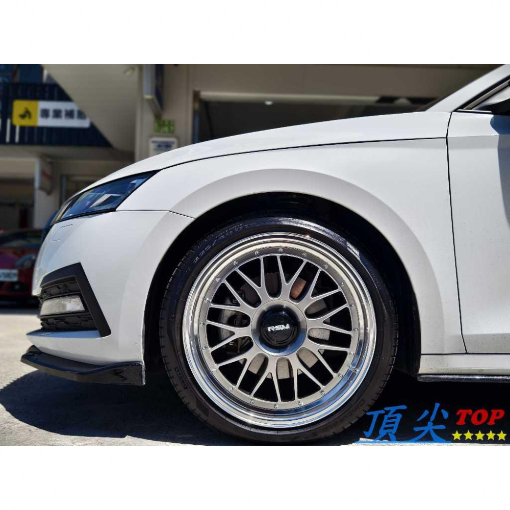 【頂尖】全新 RSM鋁圈 RF01+ 19吋 5X112 8.5J ET43 鈦色+銀深唇 Octavia鋁圈實車照-細節圖4
