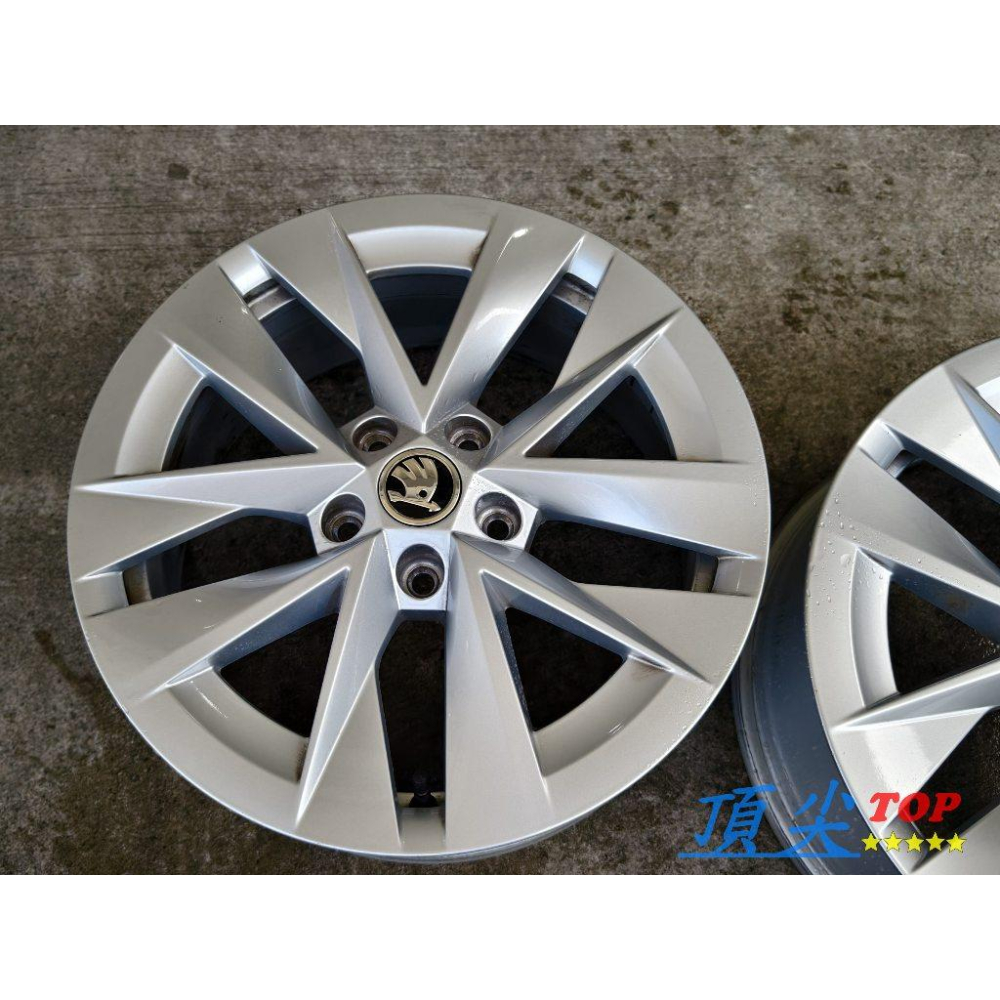 【頂尖】優質中古鋁圈 SKODA原廠鋁圈 17吋 7J ET46 5X112 一顆正面有傷 無變形 一套6000-細節圖3