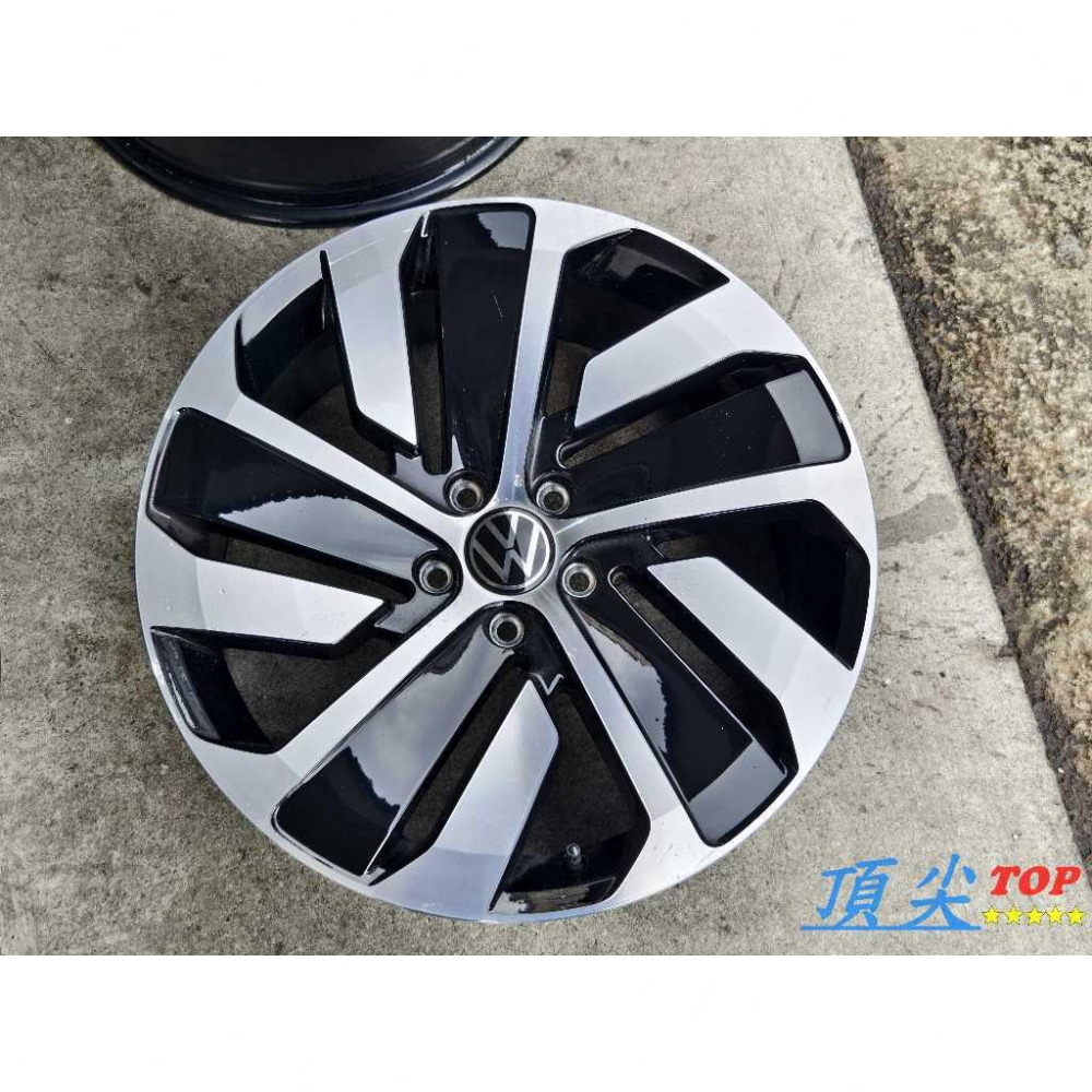 【頂尖】中古鋁圈Arteo19吋鋁圈 福斯19吋鋁圈 5X112 8J ET40 正面有一條傷痕 一套16000-細節圖2