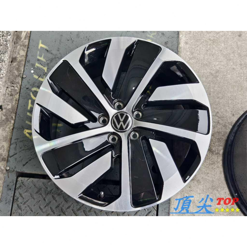 【頂尖】中古鋁圈Arteo19吋鋁圈 福斯19吋鋁圈 5X112 8J ET40 正面有一條傷痕 一套16000-細節圖4