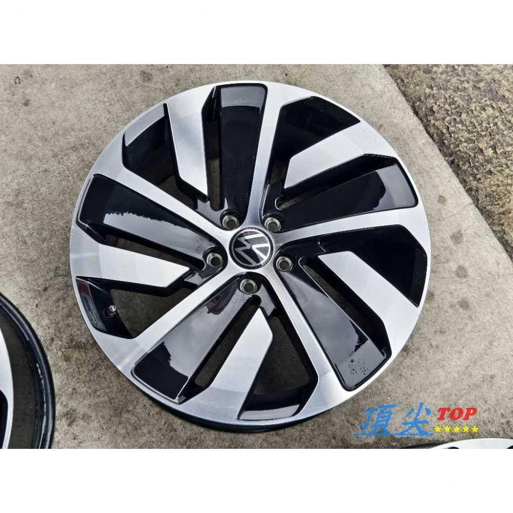 【頂尖】中古鋁圈Arteo19吋鋁圈 福斯19吋鋁圈 5X112 8J ET40 正面有一條傷痕 一套16000-細節圖5