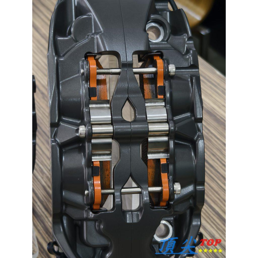 【頂尖】全新 台製四活塞卡鉗/鍛造卡鉗/大四活塞卡鉗 類AP卡鉗9440樣式+浮動碟盤+陶瓷煞車皮+金屬油管+卡鉗座-細節圖3