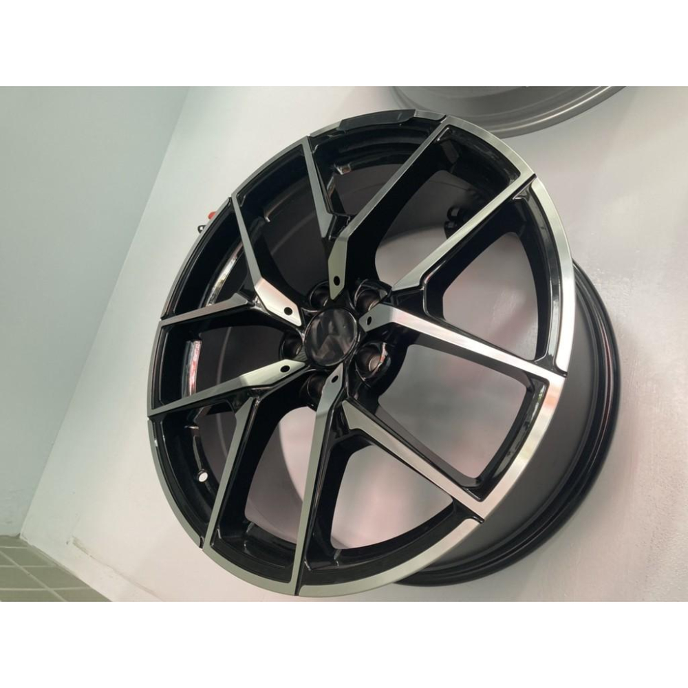 【頂尖】全新類賓士AMG137 19吋鋁圈 5X112 9.5/8.5J ET45前後配 五爪開Y岔亮黑銀車面-細節圖2