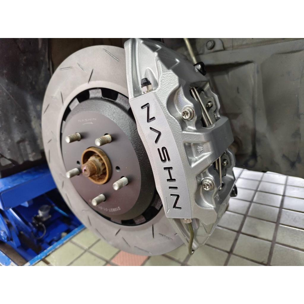 【頂尖】全新 世盟卡鉗 N5 六活塞 36/32/28mm+330~370畫線碟盤+運動版煞車皮+金屬油管 NASHIN-細節圖3