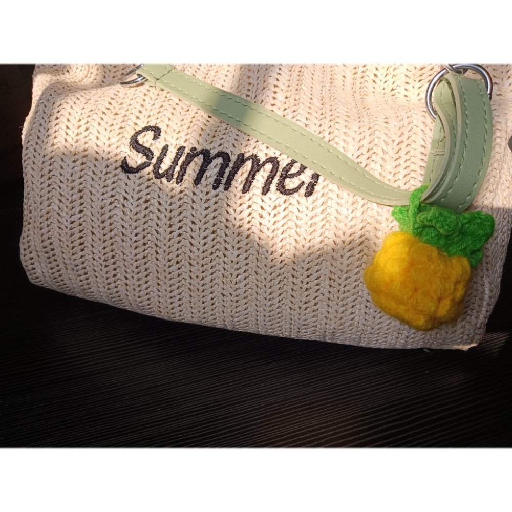 毛線編織吊飾（蘋果、鳳梨、晴天娃娃）-細節圖2