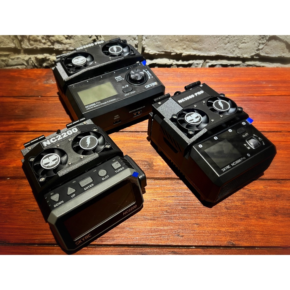 SKYRC NC3000PRO AA/AAA充電器 美品 新しい SkyRC NC3000 プロ NiMH NiCd バッテリー充電器 PD/QC AA