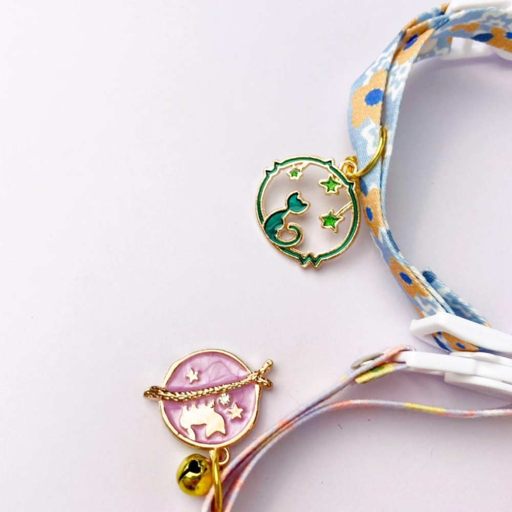 台灣現貨✅貓狗好時光 絲絨毛氈 碎花 INS風簡約 山茶花 牛仔吊墜 絲絨燙金星星 貓咪項圈-細節圖4