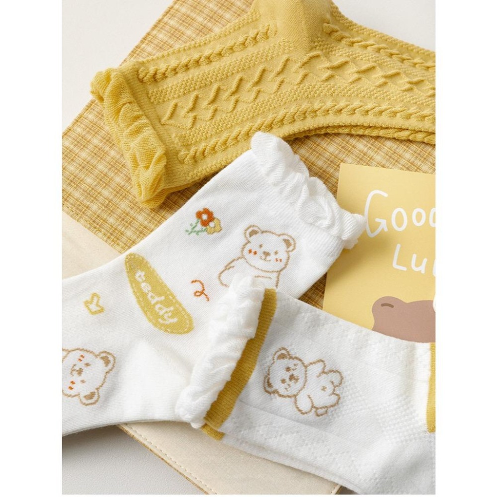 貓町日韓代購🐯現貨 女生 襪子 春秋款 小熊 花邊中筒襪 日系甜美-細節圖4
