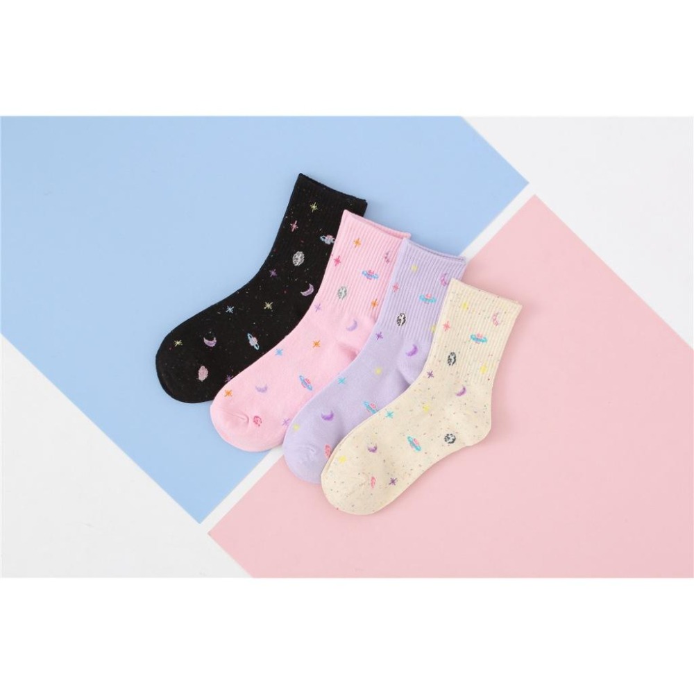 貓町日韓代購🐯日韓 星空創意女襪 中筒襪 學院可愛風 宇宙星球點點襪 台灣現貨-細節圖2